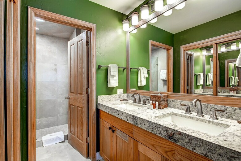 Highlands Westview By East West Hospitality