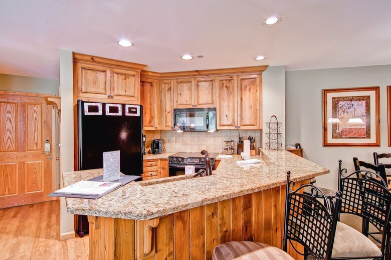 Highlands Westview By East West Hospitality