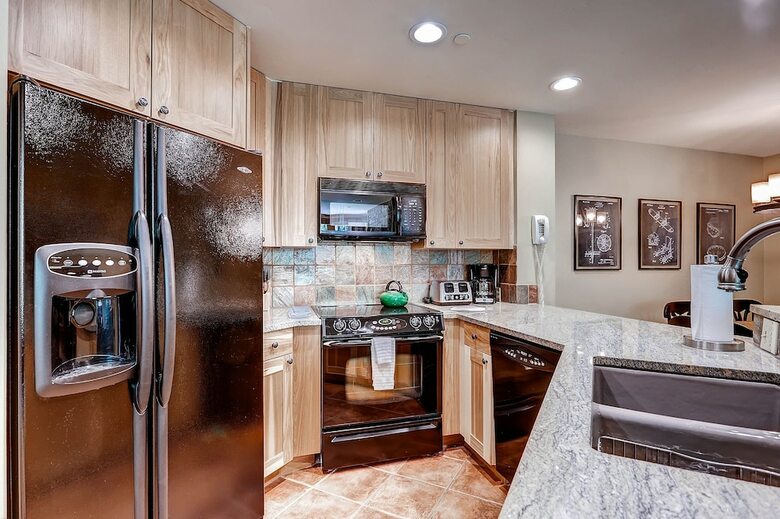 Highlands Westview By East West Hospitality
