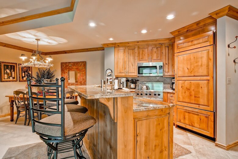 Highlands Westview By East West Hospitality