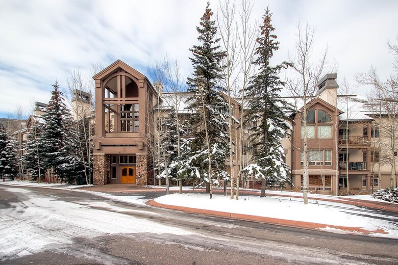 Highlands Westview By East West Hospitality