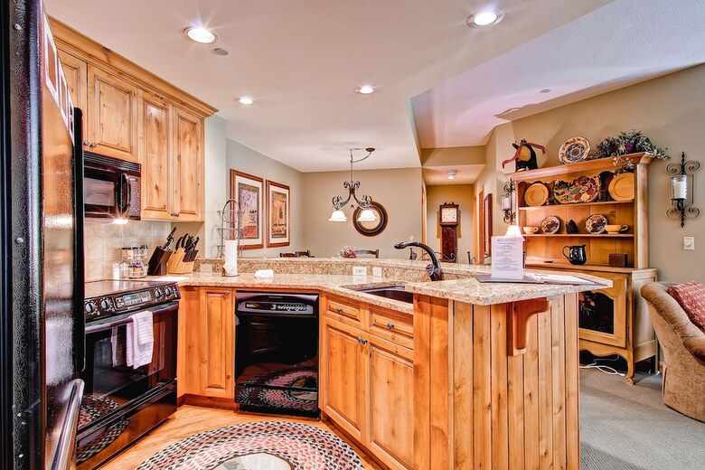 Highlands Westview By East West Hospitality