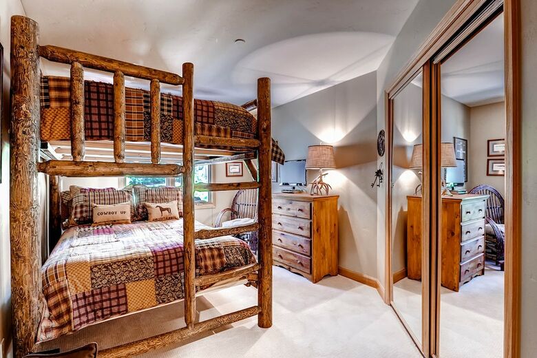 Highlands Westview By East West Hospitality