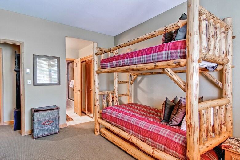 Highlands Westview By East West Hospitality