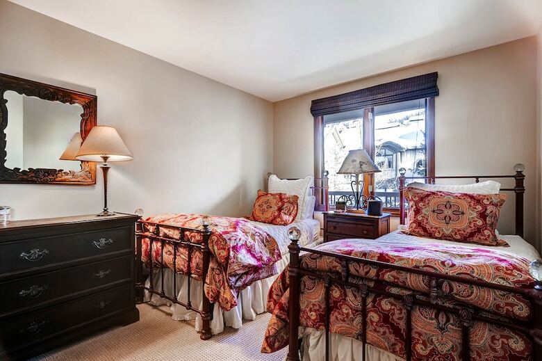 Highlands Westview By East West Hospitality