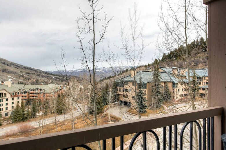 Highlands Westview By East West Hospitality