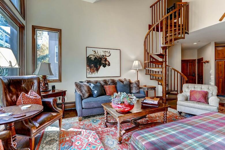 Highlands Westview By East West Hospitality