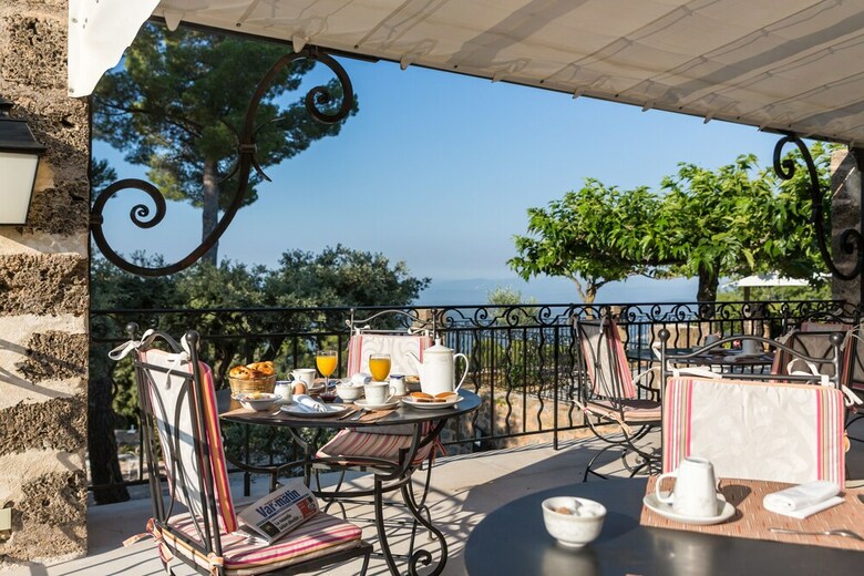 Hotel La Bastide de Tourtour & Spa H�tel
