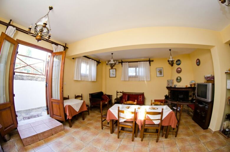 Hotel Seralis