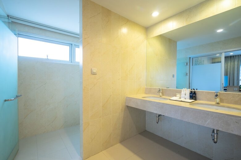 Hotel Ramada By Wyndham Phuket Deevana Patong