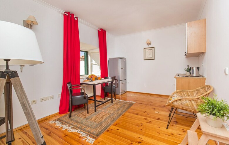 Old Town Apartments By Irundo