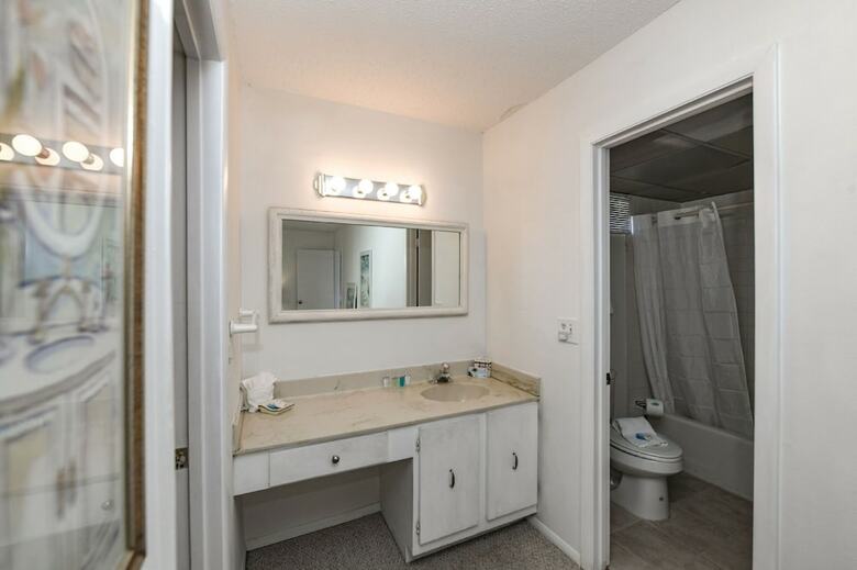 Bay Oaks By Beachside Management
