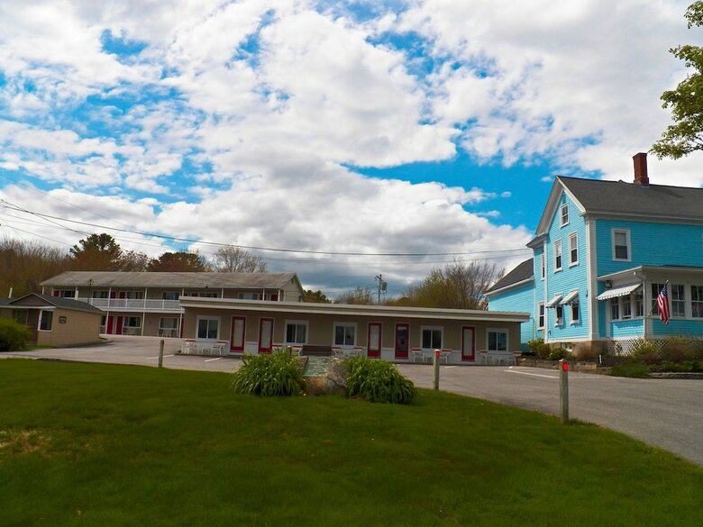 Posada Coast Village Inn & Cottages