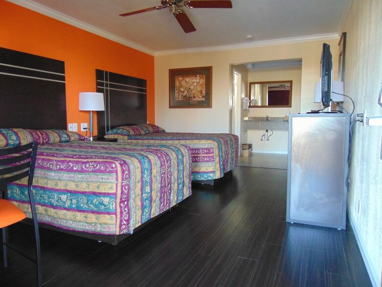 The Heart Of Texas Motel