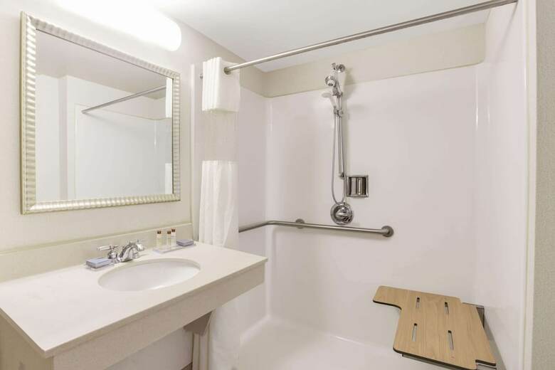 Hotel Wingate By Wyndham Bridgeport Wv