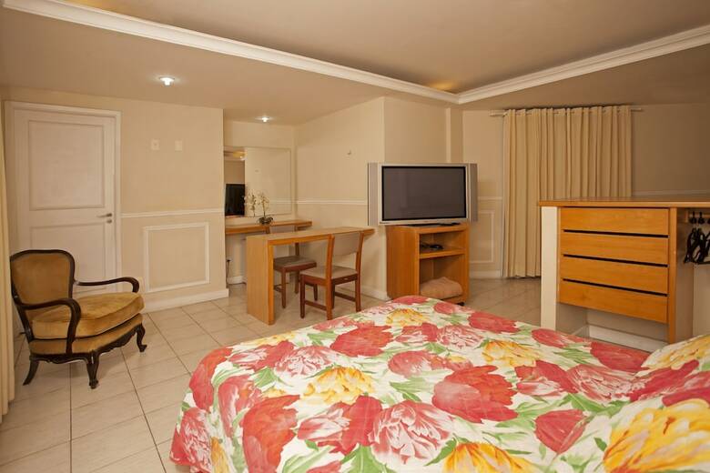 Hotel Village Icara�