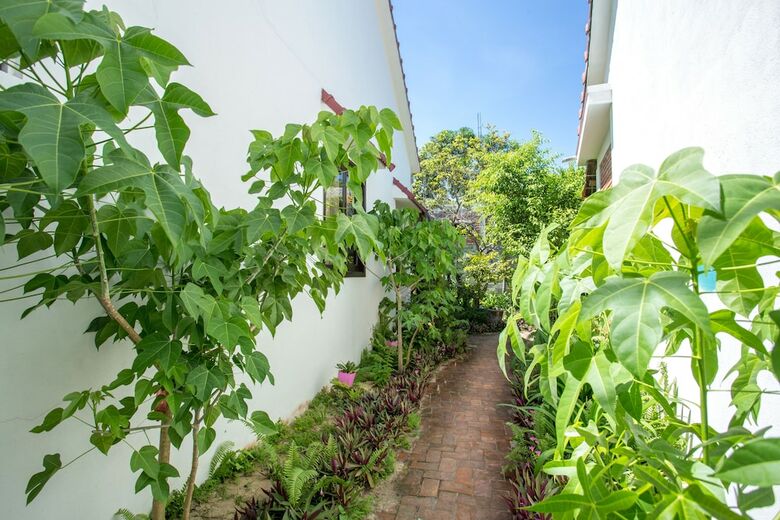 Bed & Breakfast Red Flower Cottages Homestay