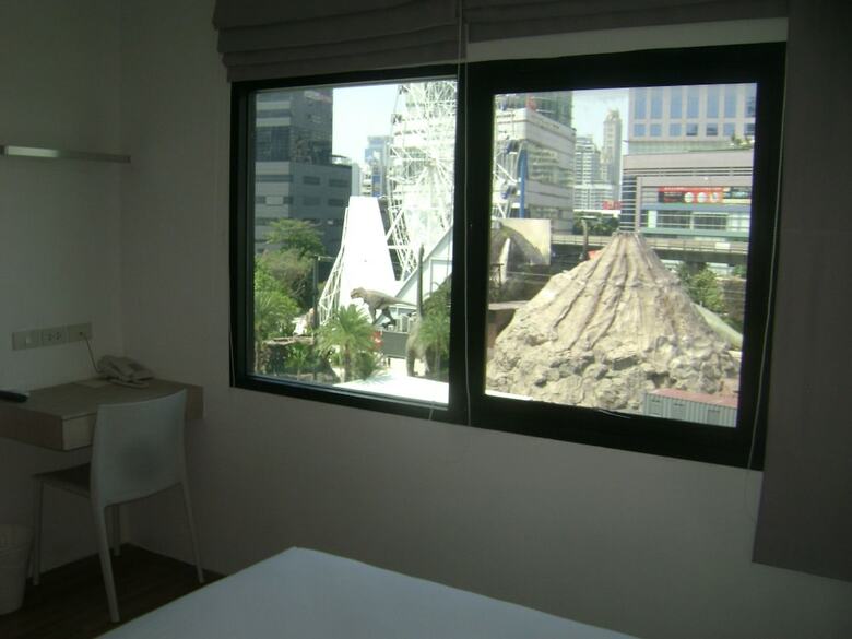 Hostal Rezt Bangkok - Hostel