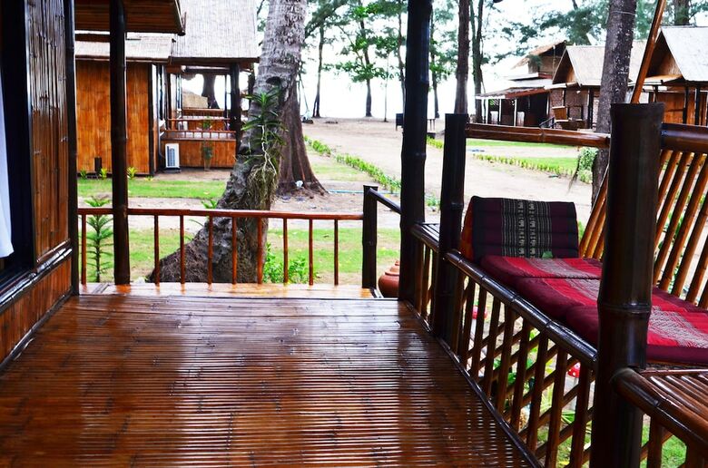 Hotel Eco Lanta Hideaway Beach Resort