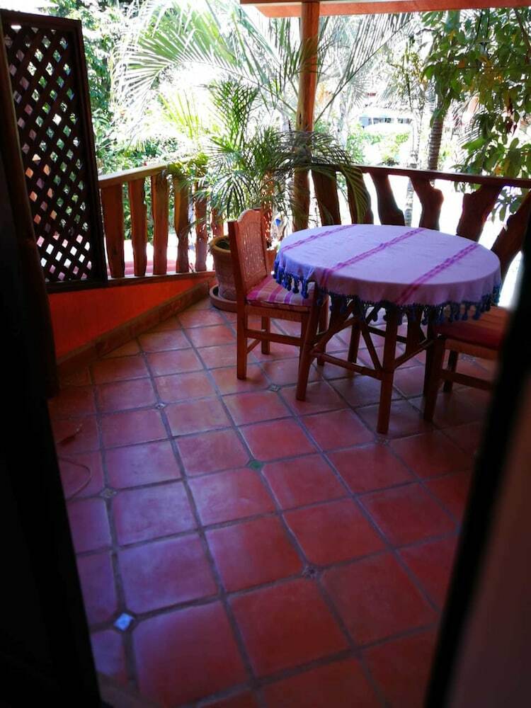 Aparthotel Casamar Suites