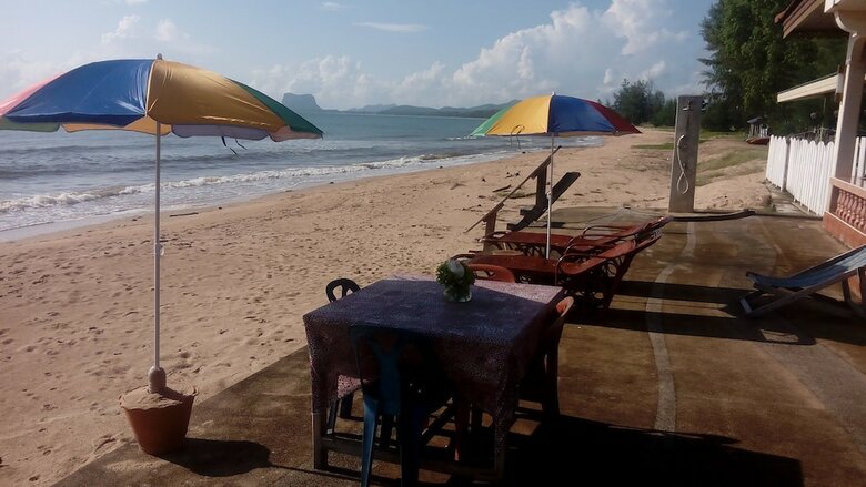 Hotel Bang Boet Bay Beach Resort