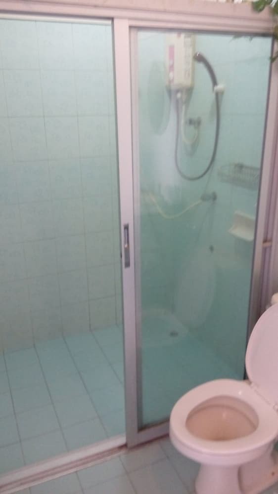 Hotel Bang Boet Bay Beach Resort