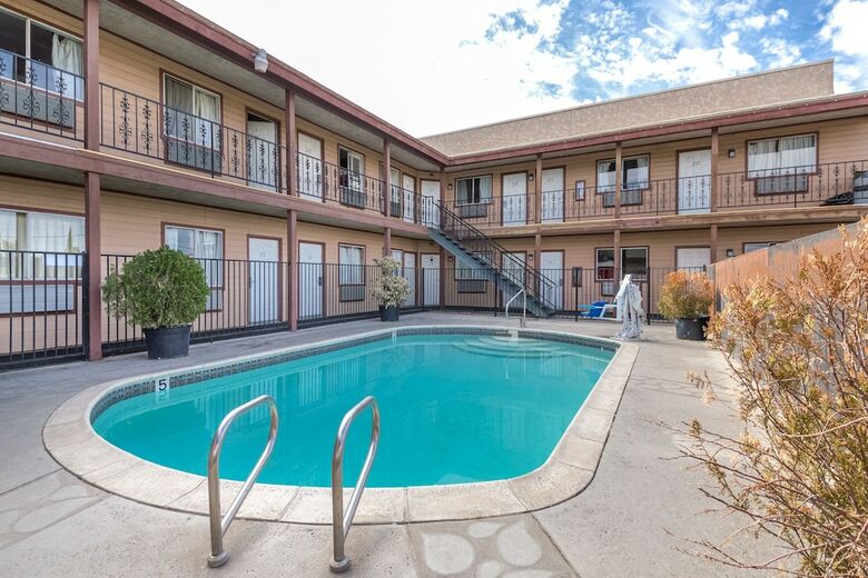 Oyo Hotel Victorville Mojave Dr
