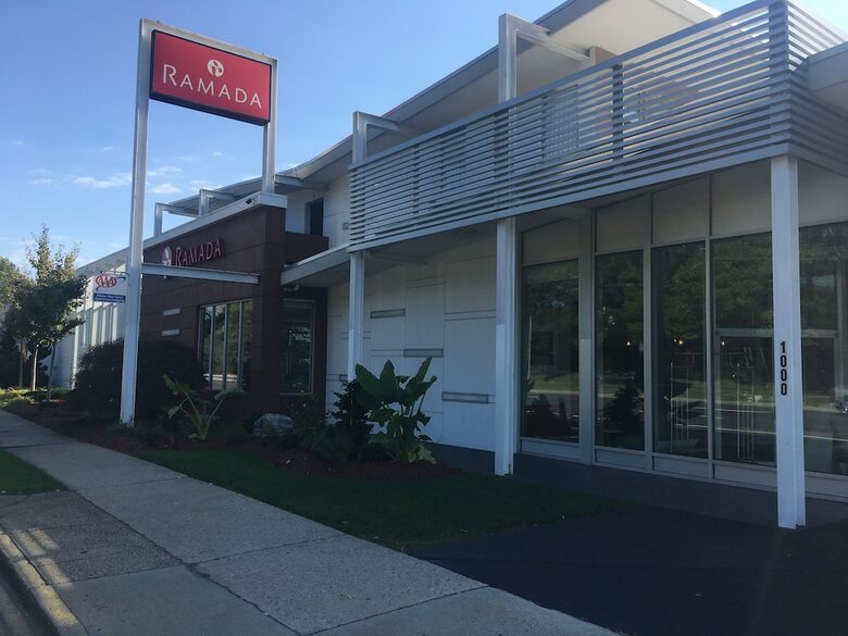 Hotel Ramada By Wyndham Rockville Centre
