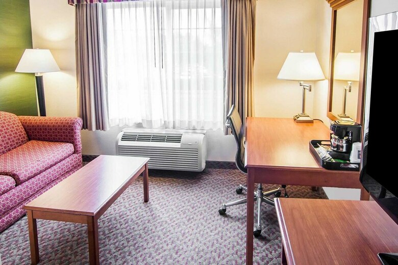Hotel Comfort Inn And Suites Salem