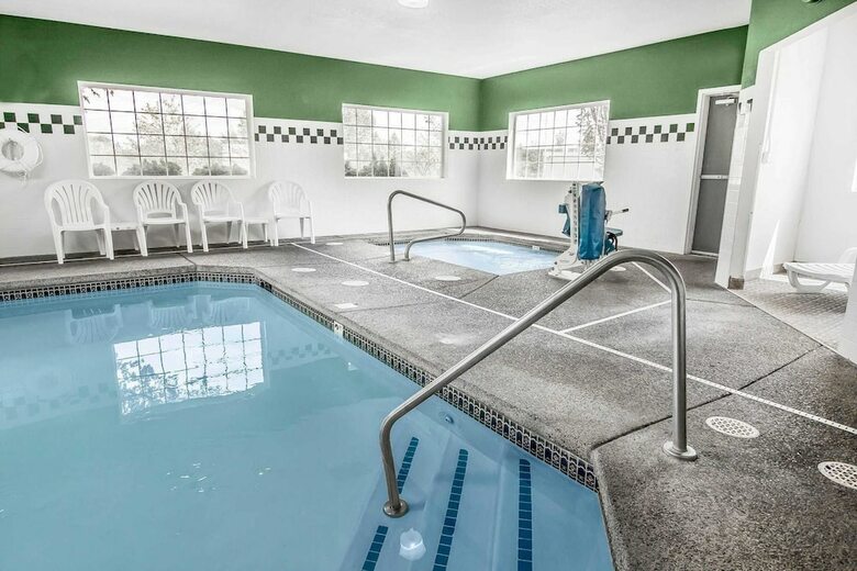 Hotel Comfort Inn And Suites Salem