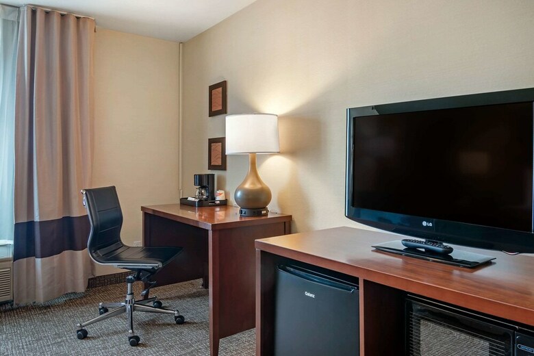 Hotel Comfort Inn And Suites Salem