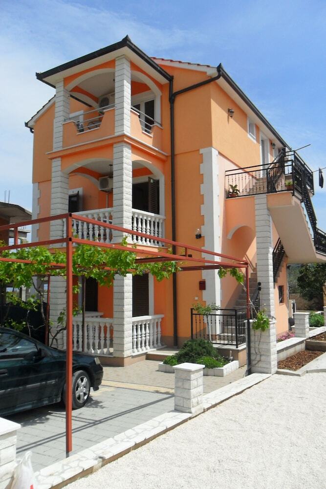 Apartamentos Villa Brksi