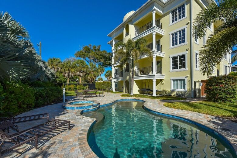 Beach Villas At The Oasis By Beachside Management