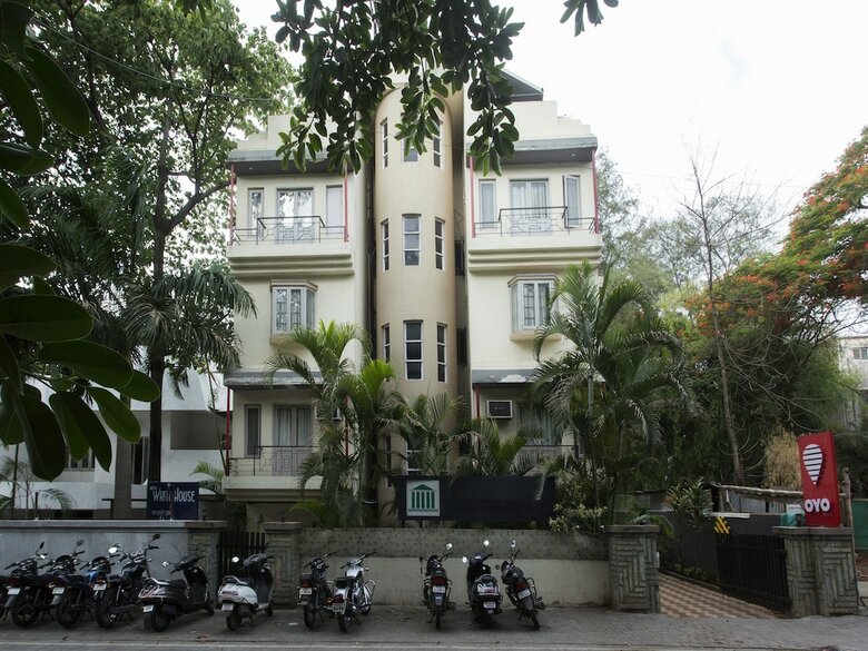 Oyo 1216 Hotel New White House