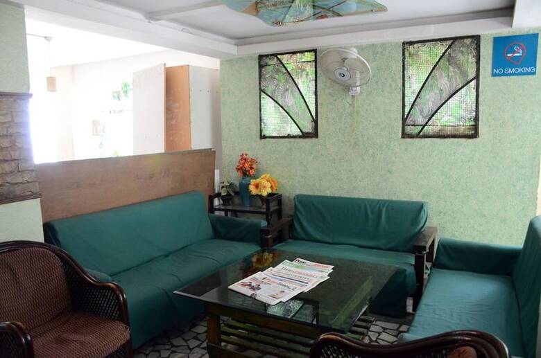 Oyo 1216 Hotel New White House
