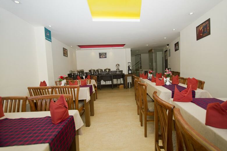 Oyo 1619 Hotel Swiss Wood