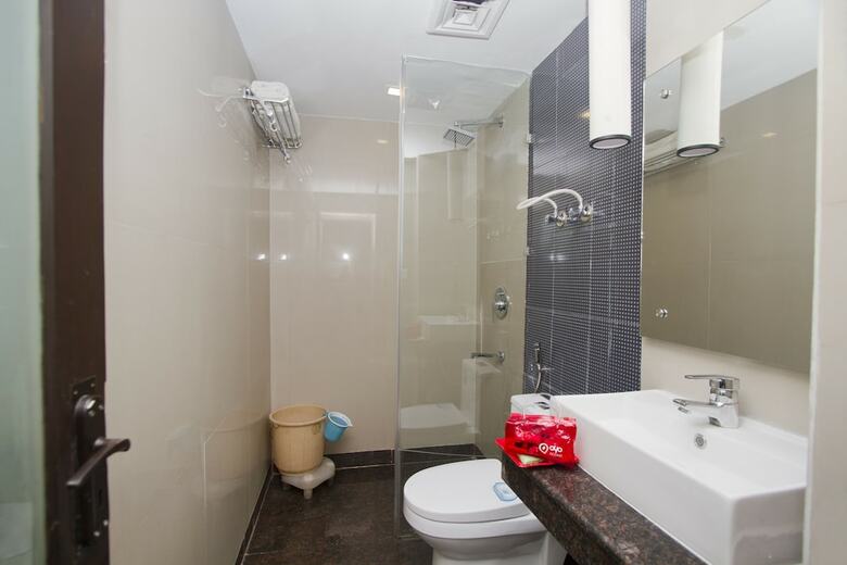 Oyo 1619 Hotel Swiss Wood