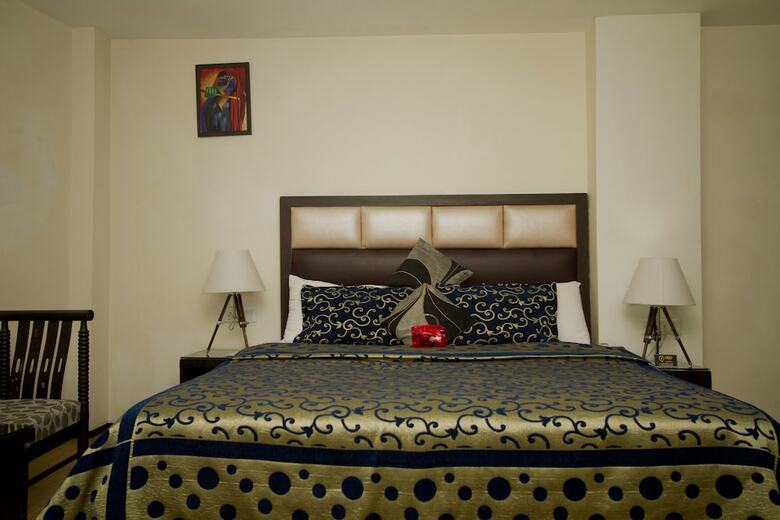 Oyo 1619 Hotel Swiss Wood