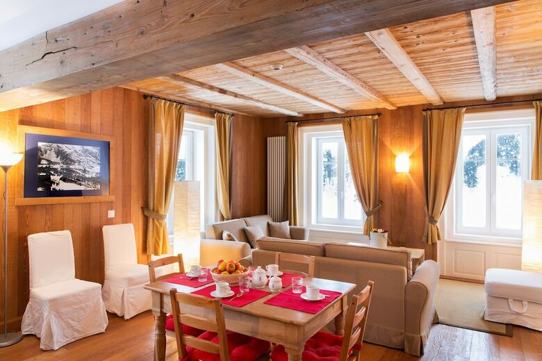 Bed & Breakfast Maloja Club House
