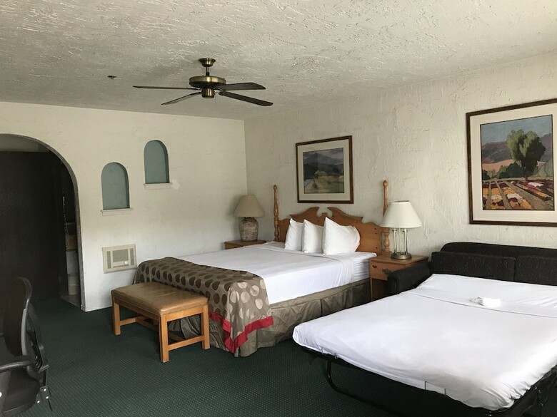 Hotel Channel Islands Inn