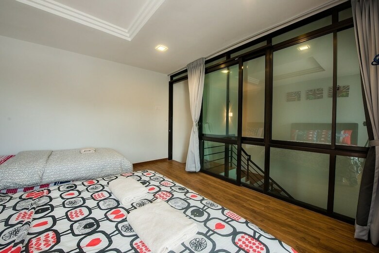 New Corner Shamrock Beach Villas Seaview