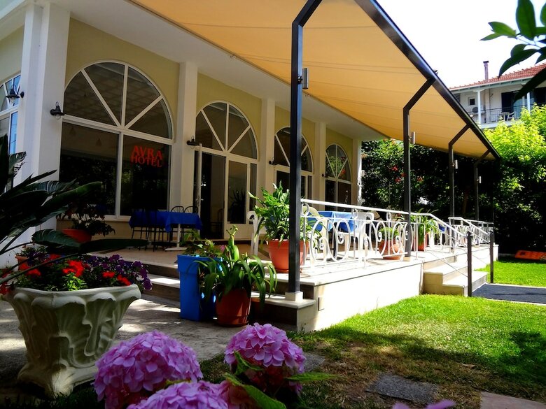 Avra Beach Hotel