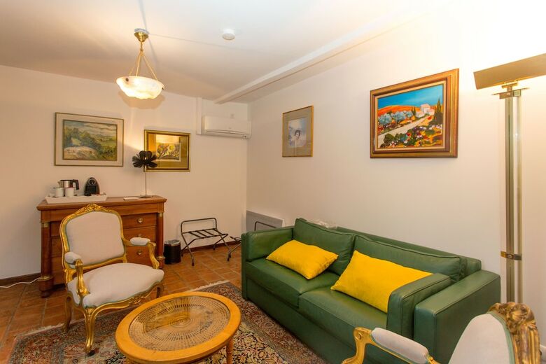 Hotel H�tel Au Charme Rabelaisien