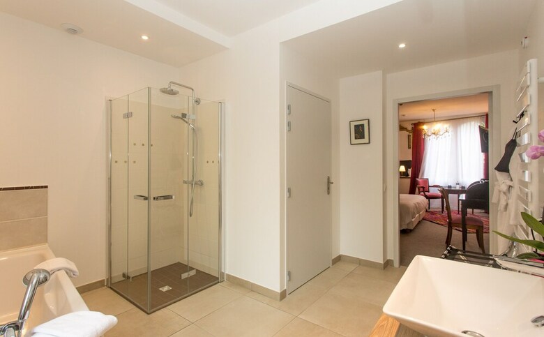 Hotel H�tel Au Charme Rabelaisien