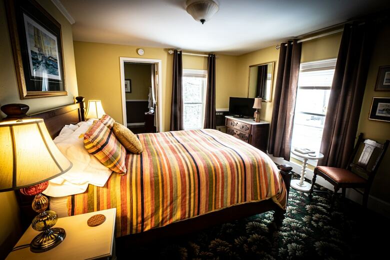 Bed & Breakfast Twin Oaks Inn