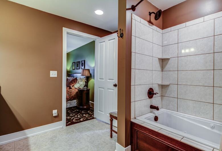 Bed & Breakfast Twin Oaks Inn