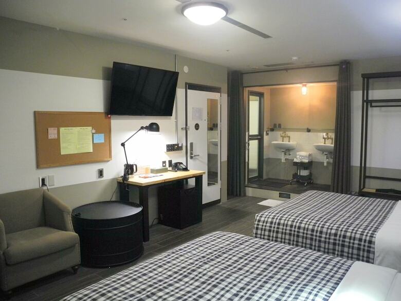 Hotel Papa Whale