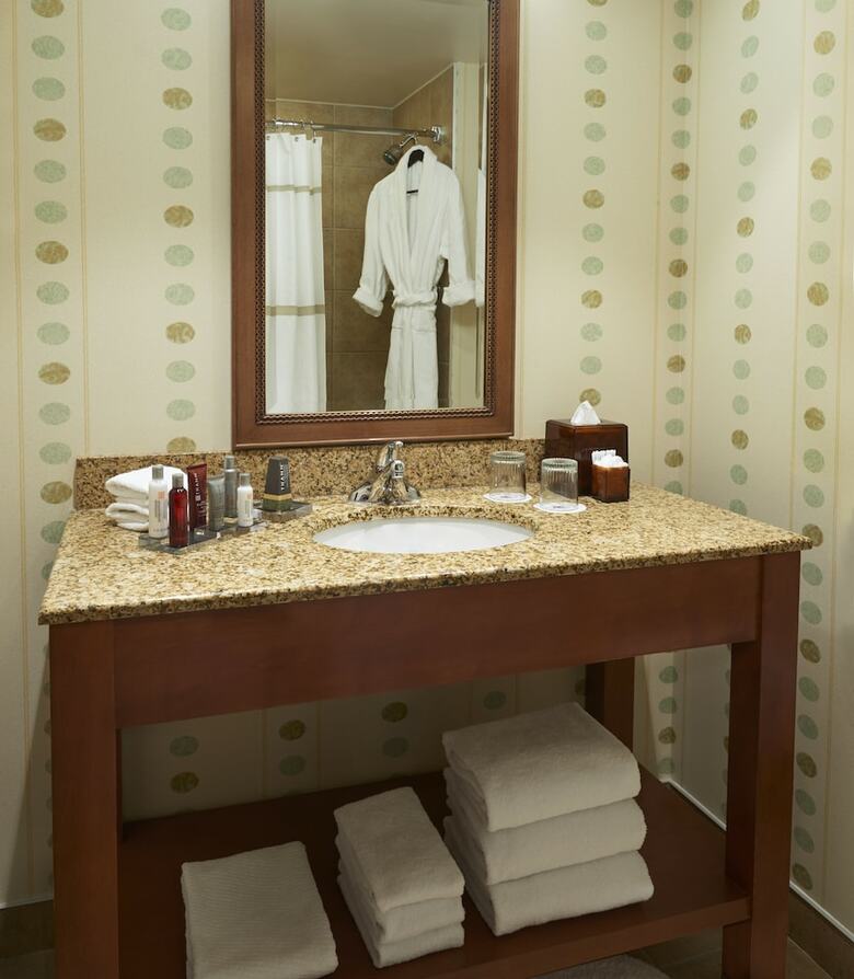 Hotel River Cree Resort And Casino