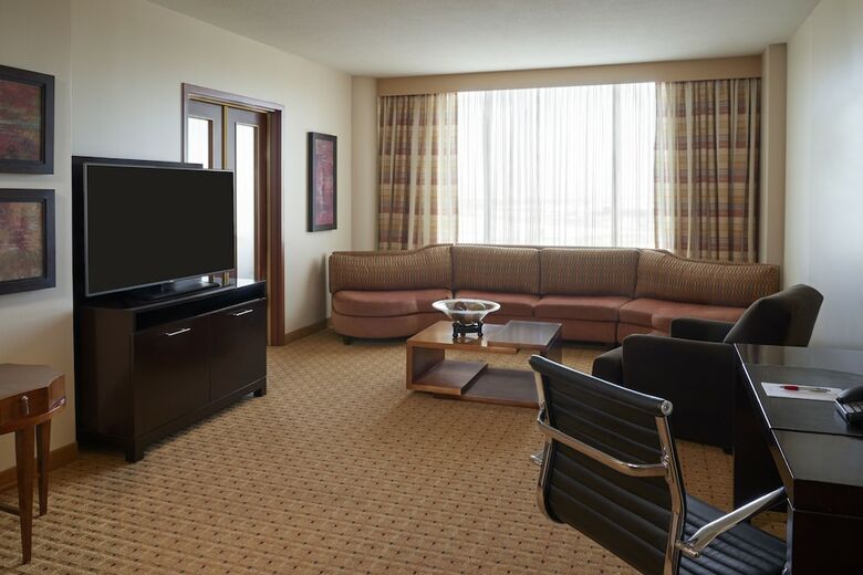 Hotel River Cree Resort And Casino