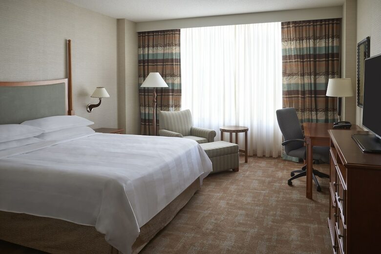 Hotel River Cree Resort And Casino